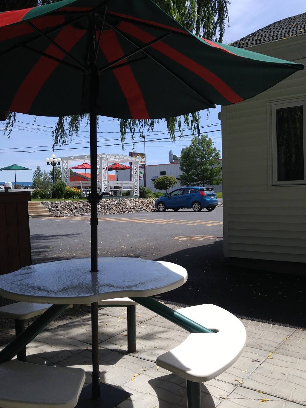 Cantine Ô Ptit Creux | restaurant | 2110 QC-112, Saint-Césaire, QC J0L 1T0, Canada | 4509471700 OR +1 450-947-1700
