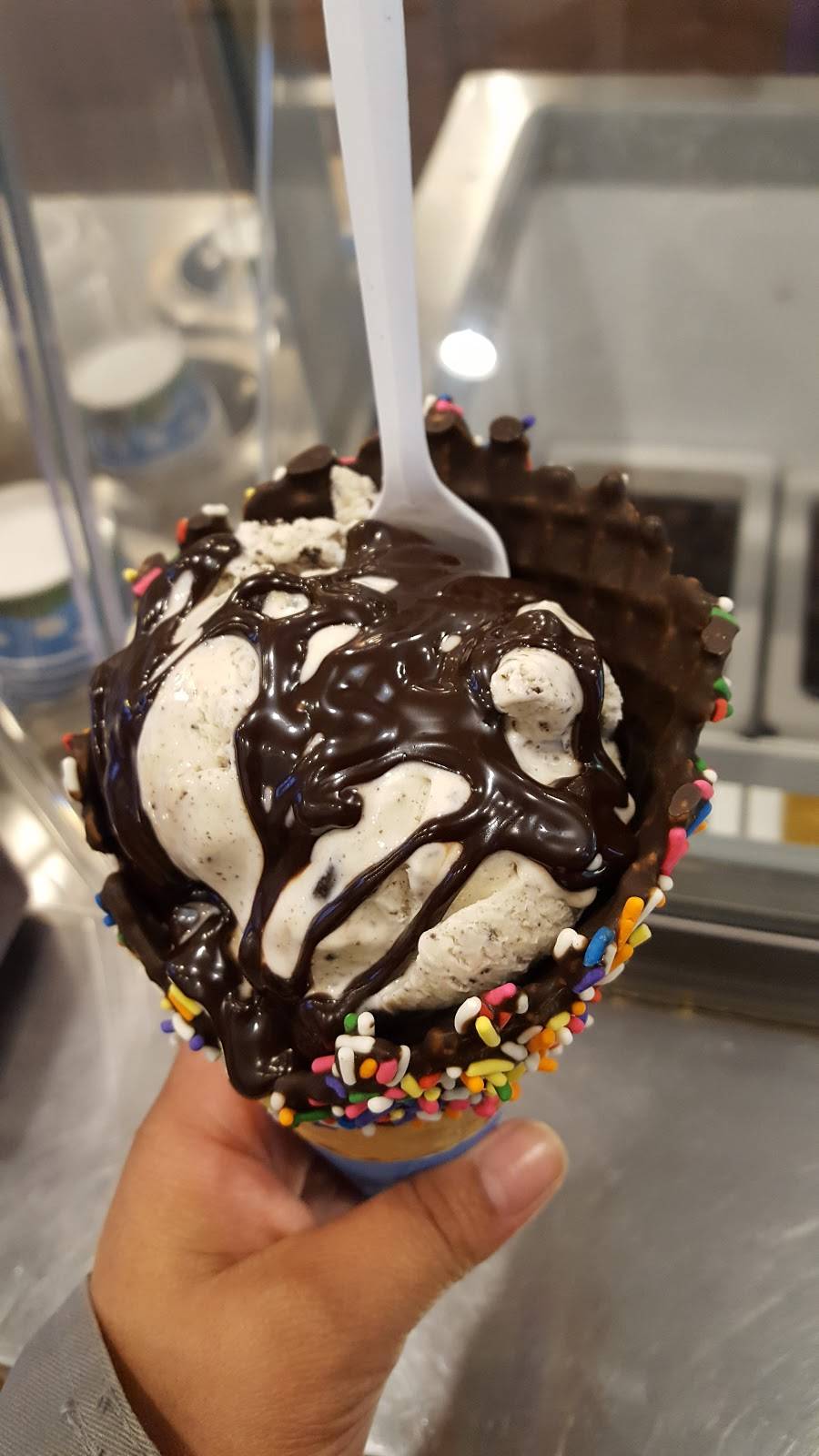 Ben & Jerrys | bakery | 5 1/2 S Main St, West Hartford, CT 06107, USA | 8602332697 OR +1 860-233-2697
