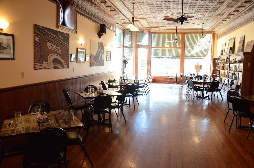 Stellas Cafe & Catering | cafe | 100 N Main St, Stockton, IL 61085, USA | 8159472080 OR +1 815-947-2080