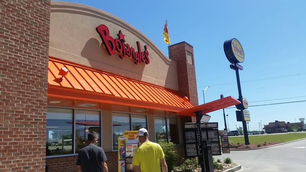 Bojangles Famous Chicken n Biscuits | restaurant | 2791 N Main St, Crossville, TN 38555, USA | 9317072614 OR +1 931-707-2614
