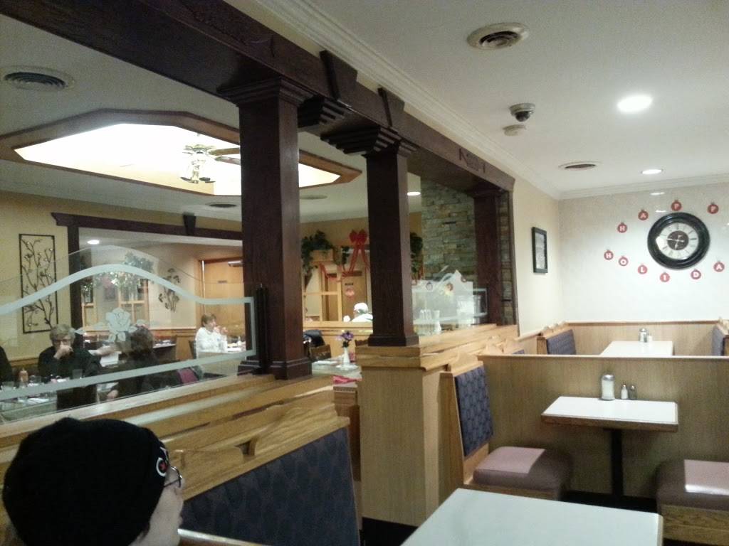 Marys Restaurant | restaurant | 513 St Lawrence St, Winchester, ON K0C 2K0, Canada | 6137743733 OR +1 613-774-3733