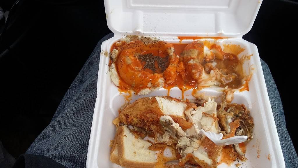 Blue and White Carry Out | meal takeaway | 1024 Wythe St, Alexandria, VA 22314, USA | 7035483867 OR +1 703-548-3867