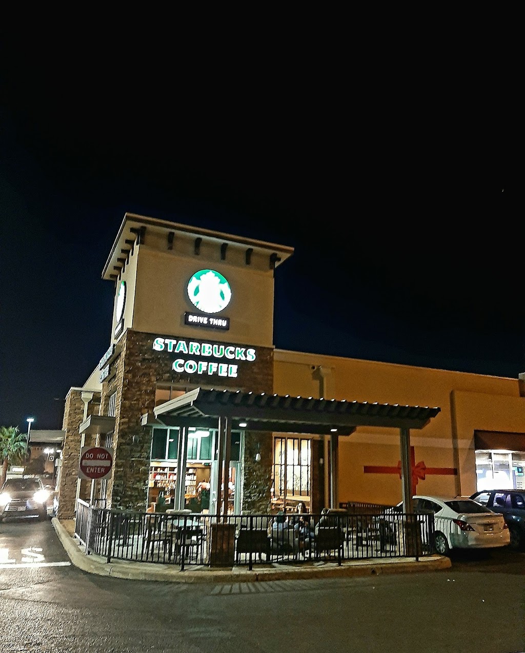 Starbucks | cafe | 10719 McPherson Rd, Laredo, TX 78045, USA | 9567297828 OR +1 956-729-7828