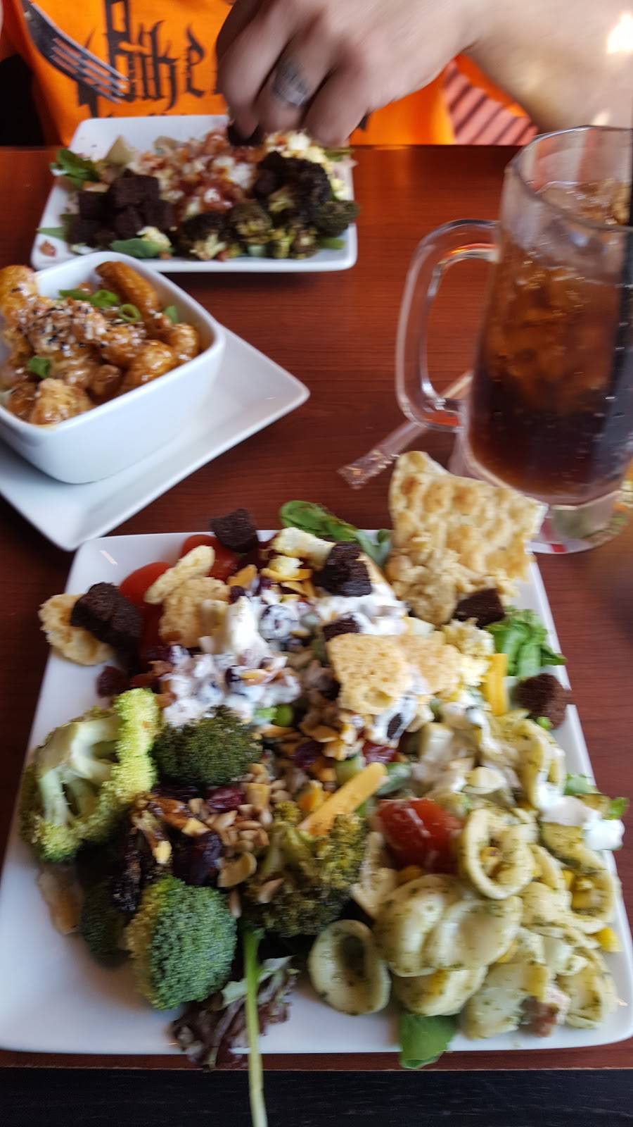 Ruby Tuesday | restaurant | 1044 Randolph St, Thomasville, NC 27360, USA | 3364754152 OR +1 336-475-4152
