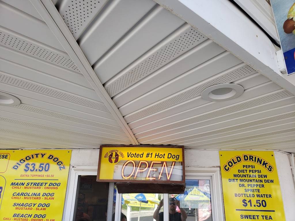 HOT DIGGITY DOGZ | meal takeaway | 103 S Shore Dr, Surf City, NC 28445, USA | 2529435383 OR +1 252-943-5383
