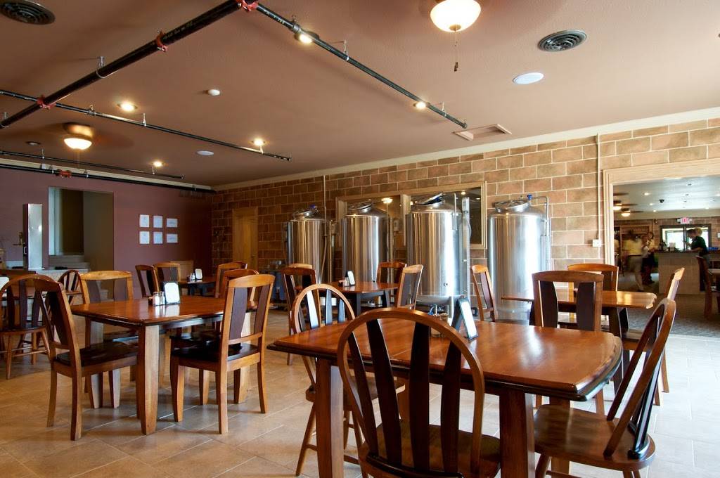Golden Rock Winery | restaurant | 955 MO-5 BUS, Camdenton, MO 65020, USA | 5733179463 OR +1 573-317-9463