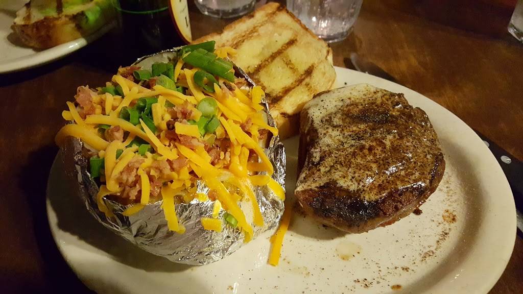 Como Steak House | restaurant | 203 Main St, Como, MS 38619, USA | 6625269529 OR +1 662-526-9529
