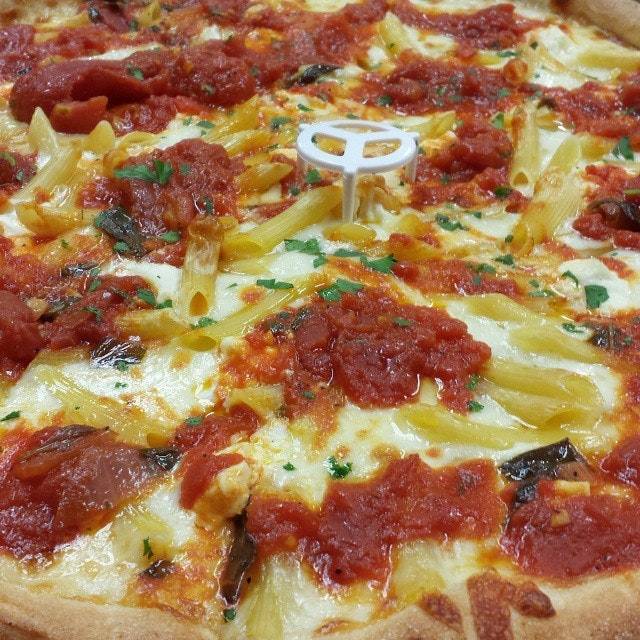 Nicks Pizza | restaurant | 44 W Main St, Bergenfield, NJ 07621, USA | 2013859240 OR +1 201-385-9240