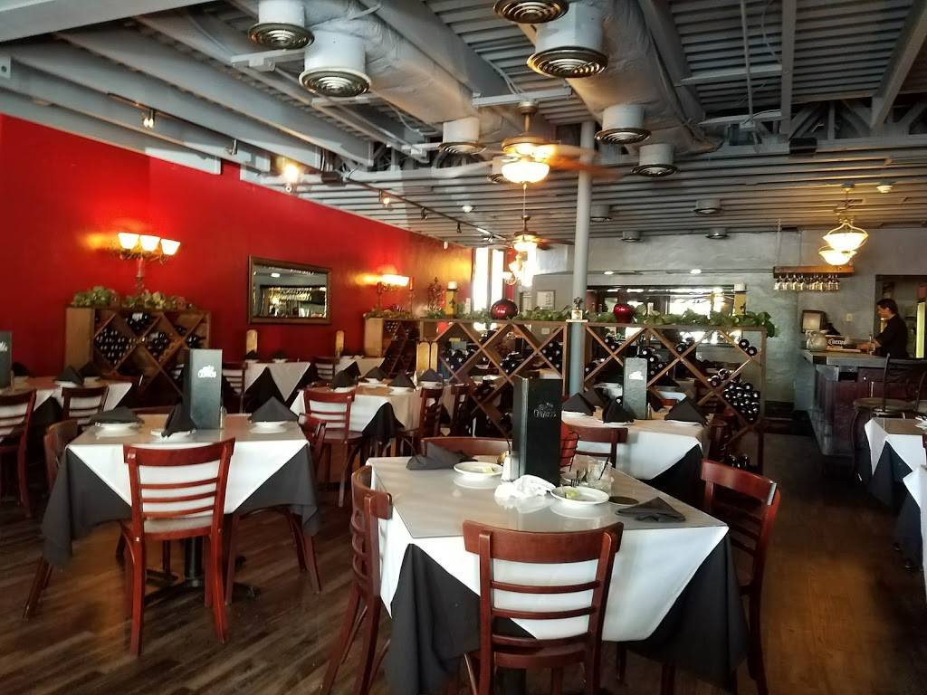 Gumbos North on the Square in Georgetown | restaurant | 701 S Main St, Georgetown, TX 78626, USA | 5129434214 OR +1 512-943-4214