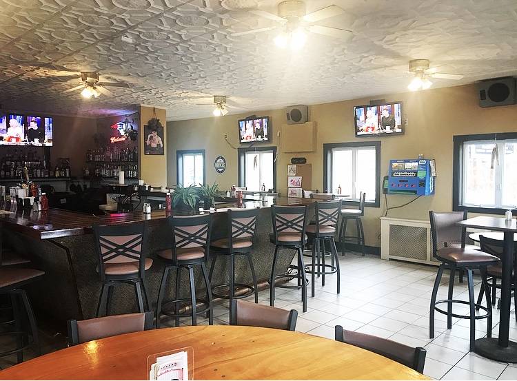 Lil Bear Sports Lounge | night club | 983 Main Rd, Tiverton, RI 02878, USA | 4016243212 OR +1 401-624-3212