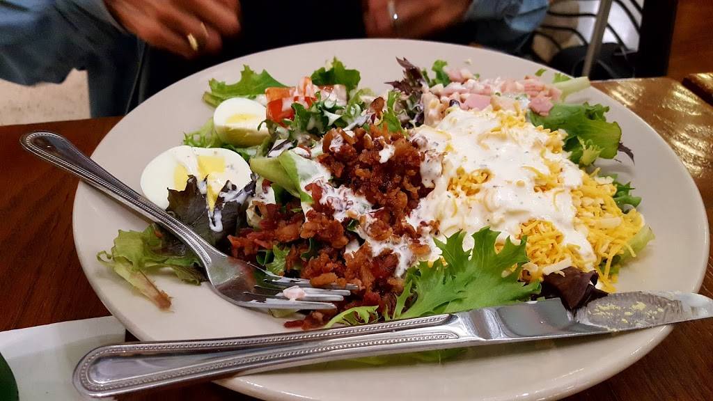 Cool River Cafe | restaurant | Terminal D, 2333 S International Pkwy, Dallas, TX 75261, USA | 9729734268 OR +1 972-973-4268