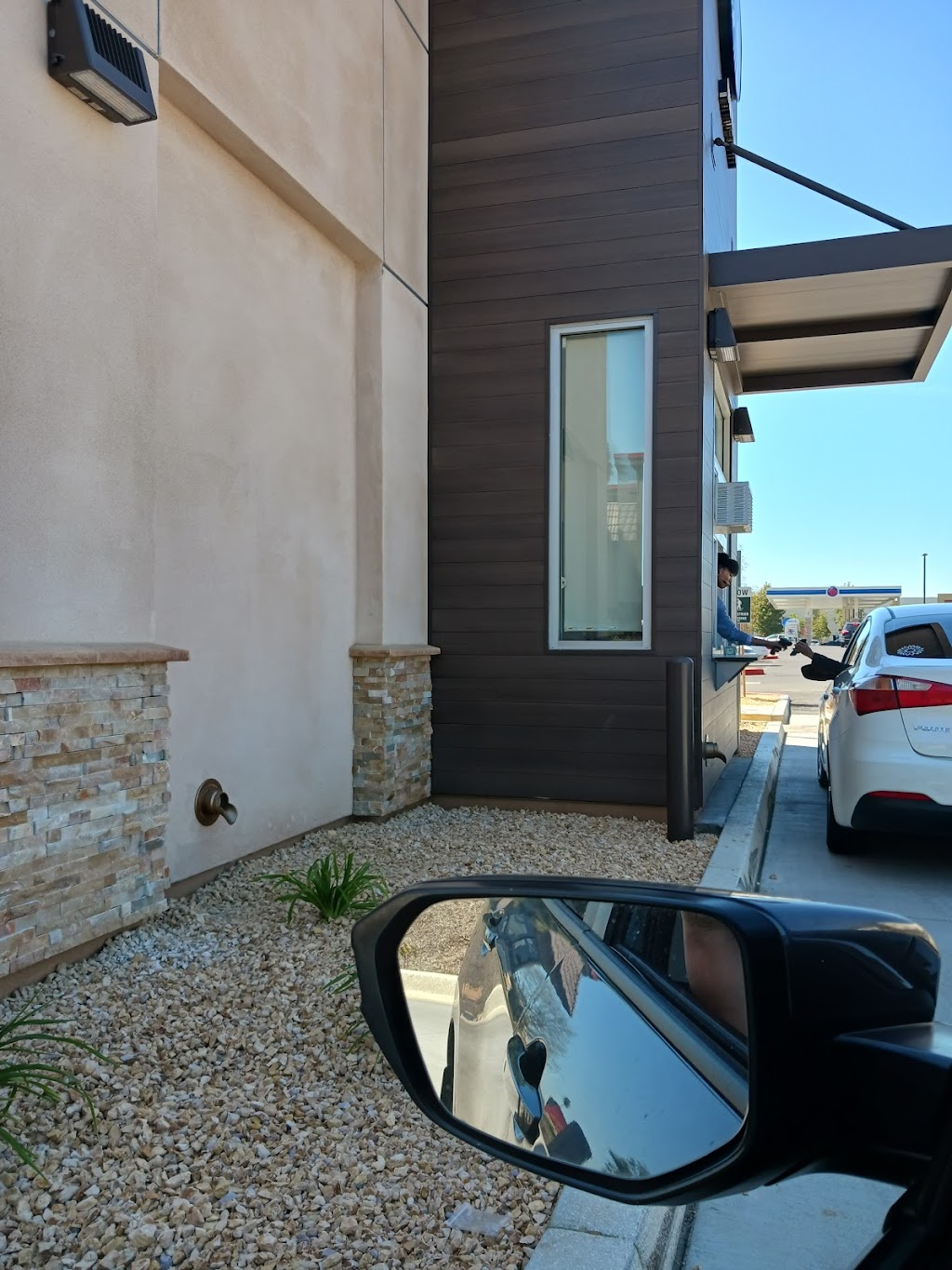 Starbucks | cafe | 22350 Cactus Ave, Moreno Valley, CA 92553, USA | 9519883976 OR +1 951-988-3976