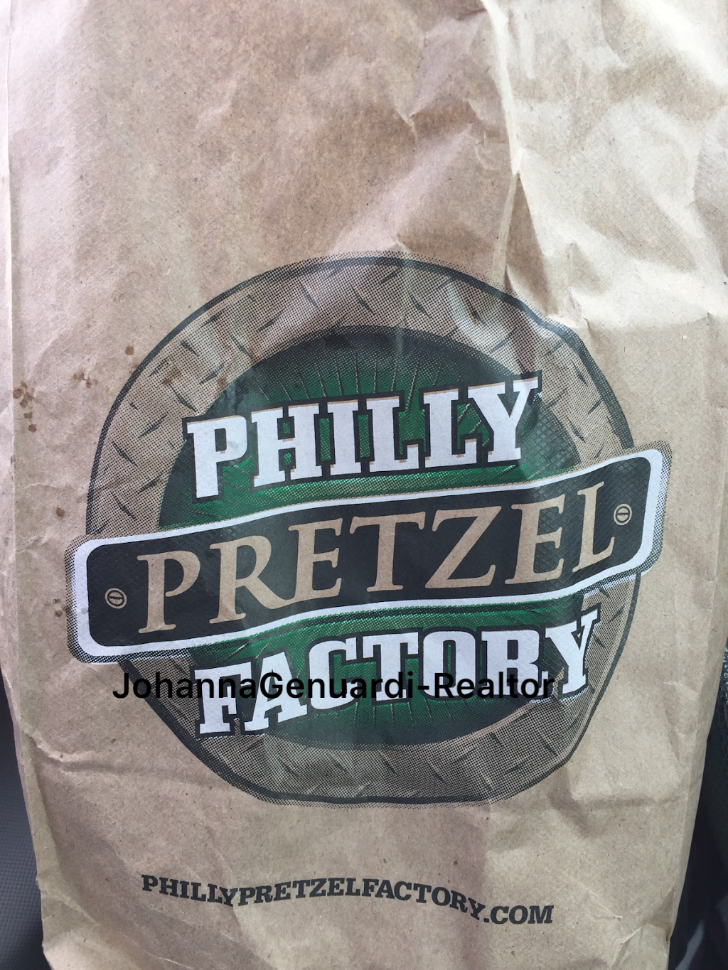 Philly Pretzel Factory | bakery | 330 W Main St, Lansdale, PA 19446, USA | 2153623363 OR +1 215-362-3363