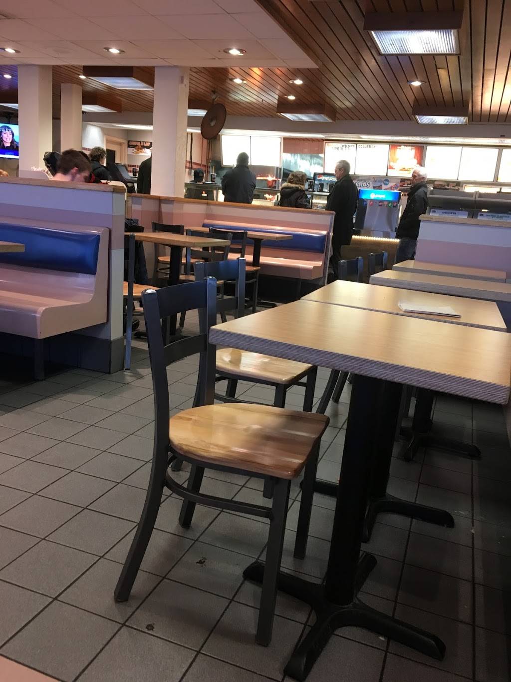Harvey's Restaurant 23 Rue NotreDame, Repentigny, QC J6A 2N8, Canada