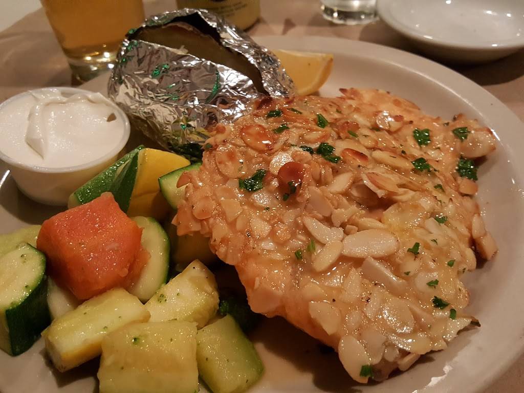 Lolas Bistro & Grill | restaurant | 161 Woodford Ave, Plainville, CT 06062, USA | 8603515459 OR +1 860-351-5459