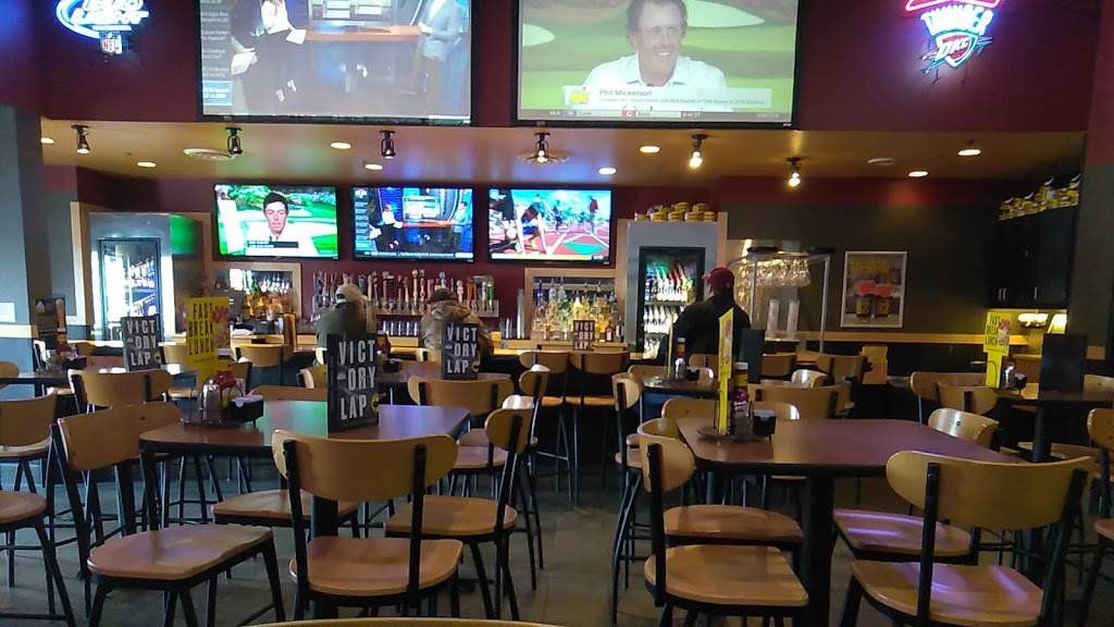 Buffalo Wild Wings | meal takeaway | 2080 Rte 66, Claremore, OK 74019, USA | 9188729453 OR +1 918-872-9453