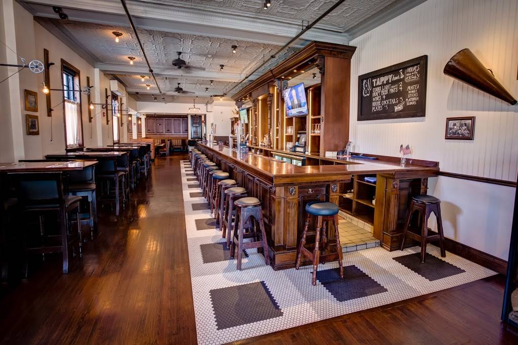Stove and Tap | restaurant | 329 W Main St, Lansdale, PA 19446, USA | 2153938277 OR +1 215-393-8277