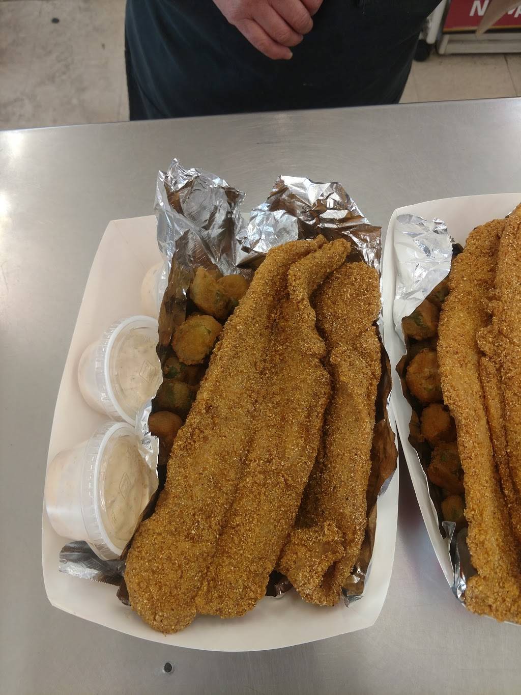 Wings vs Chicken | restaurant | 5050 Davis Blvd, North Richland Hills, TX 76180, USA | 8177889599 OR +1 817-788-9599