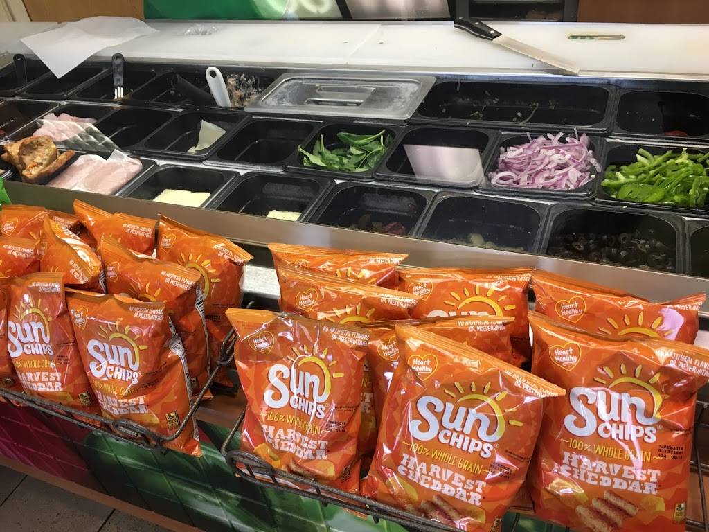 Subway | meal takeaway | 1724 W Hillsboro Blvd, Deerfield Beach, FL 33441, USA | 9544205153 OR +1 954-420-5153