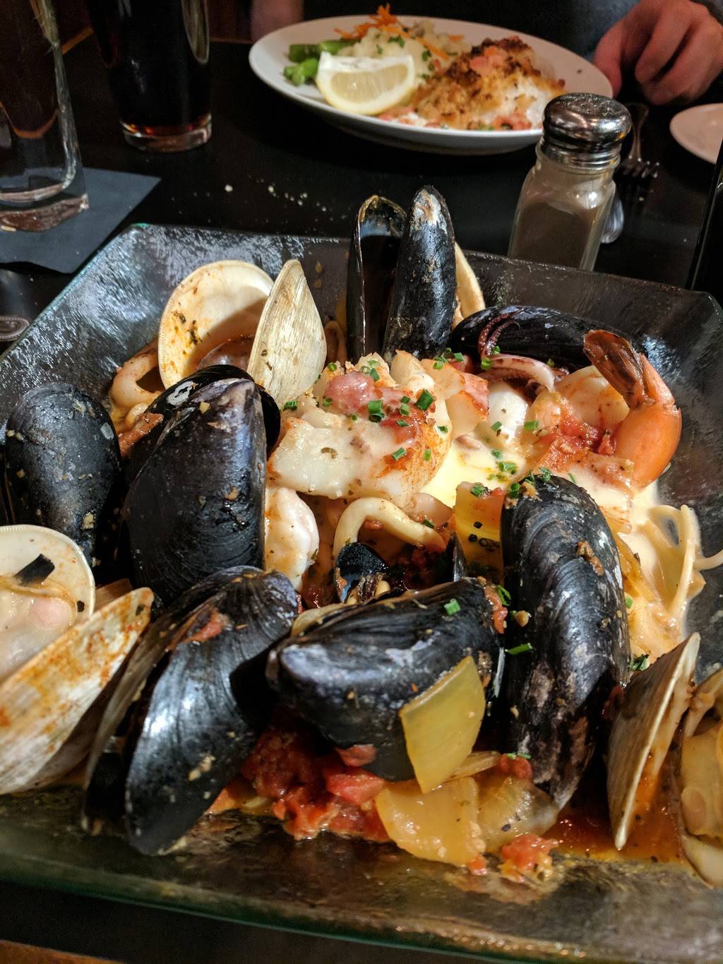Mahoney's Atlantic Bar & Grill Restaurant 28 Main St, Orleans, MA