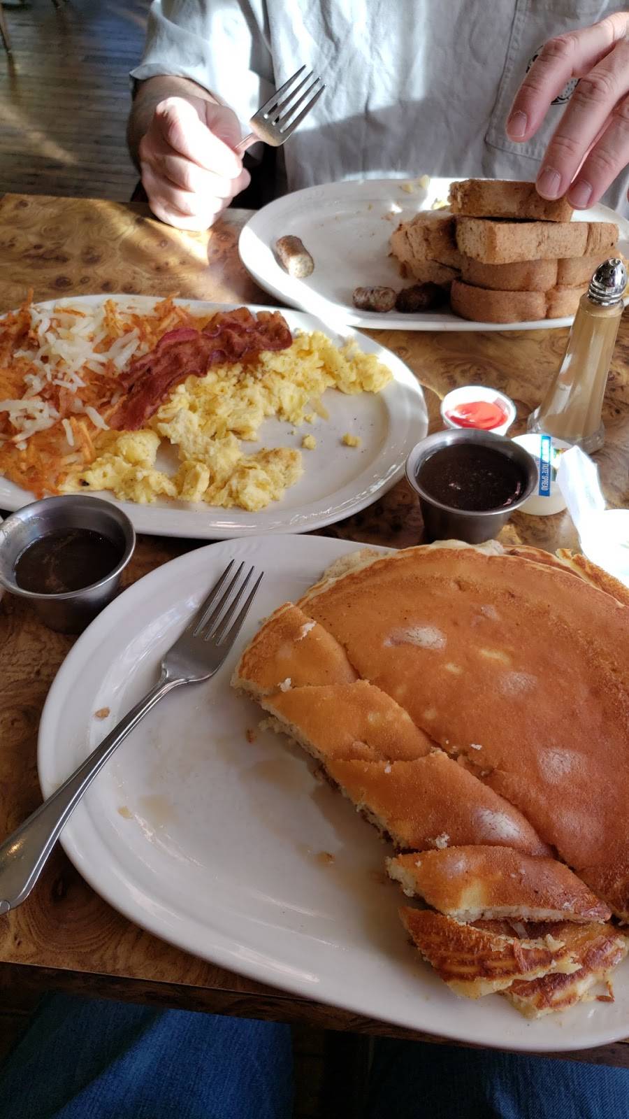 The Gathering Place Restaurant | restaurant | 6886 Cascade Rd SE, Grand Rapids, MI 49546, USA | 6169493188 OR +1 616-949-3188
