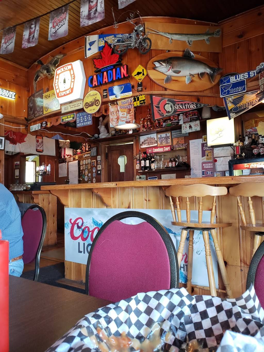 Ladysmith Hotel | restaurant | 2144 QC-303, Ladysmith, QC J0X 2A0, Canada | 8196476797 OR +1 819-647-6797