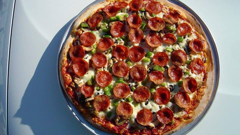Jan’s Village Pizza | restaurant | 200 S Main St, Sheridan, IN 46069, USA | 3177586660 OR +1 317-758-6660