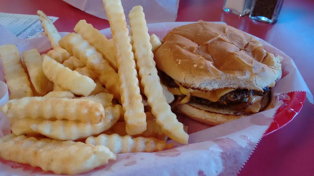 Kirbys Sandwich Shop | restaurant | 109 N Kingshighway St, Sikeston, MO 63801, USA | 5734711318 OR +1 573-471-1318