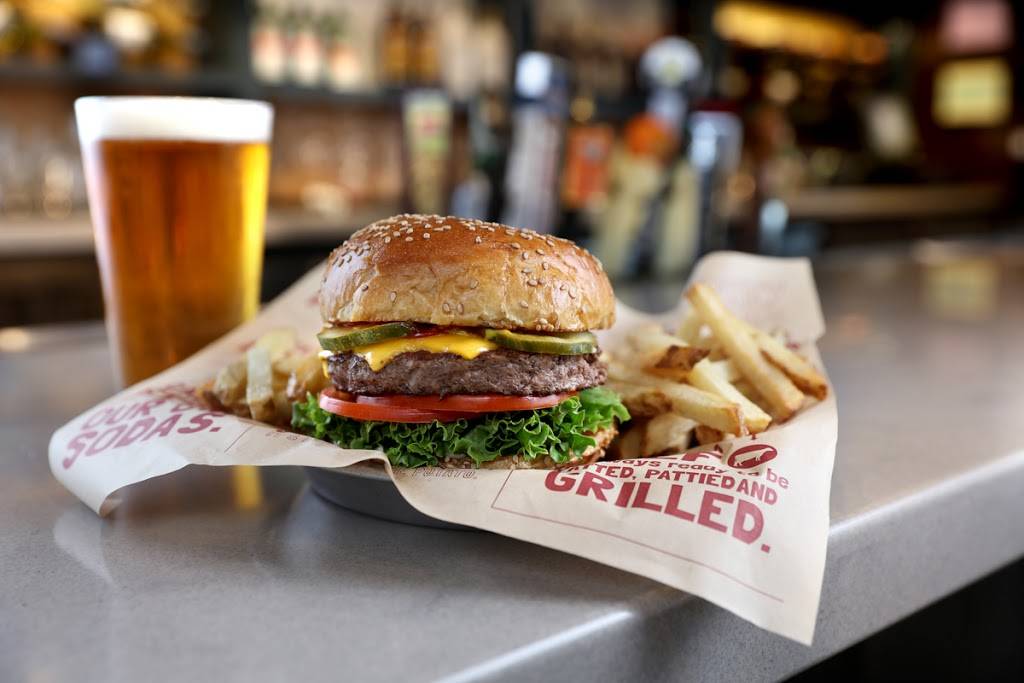 Bagger Daves - Fort Wayne | restaurant | 2886 E Dupont Rd, Fort Wayne, IN 46825, USA | 2604982082 OR +1 260-498-2082
