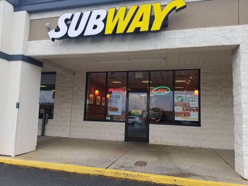 Subway - Restaurant | 501 W Main St, Louisa, VA 23093, USA