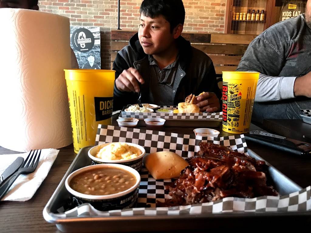 Dickeys Barbecue Pit | restaurant | 8 W Main St, Alhambra, CA 91801, USA | 6263819797 OR +1 626-381-9797