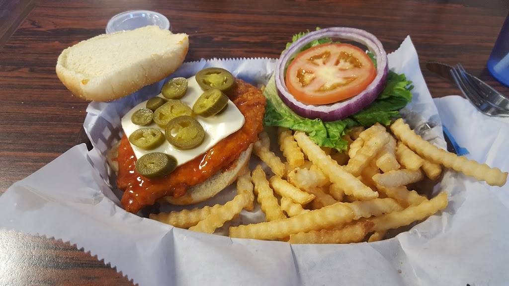 Bulldogs Bar & Grill | restaurant | 301 Nebraska St, Murdock, NE 68407, USA | 4028679191 OR +1 402-867-9191