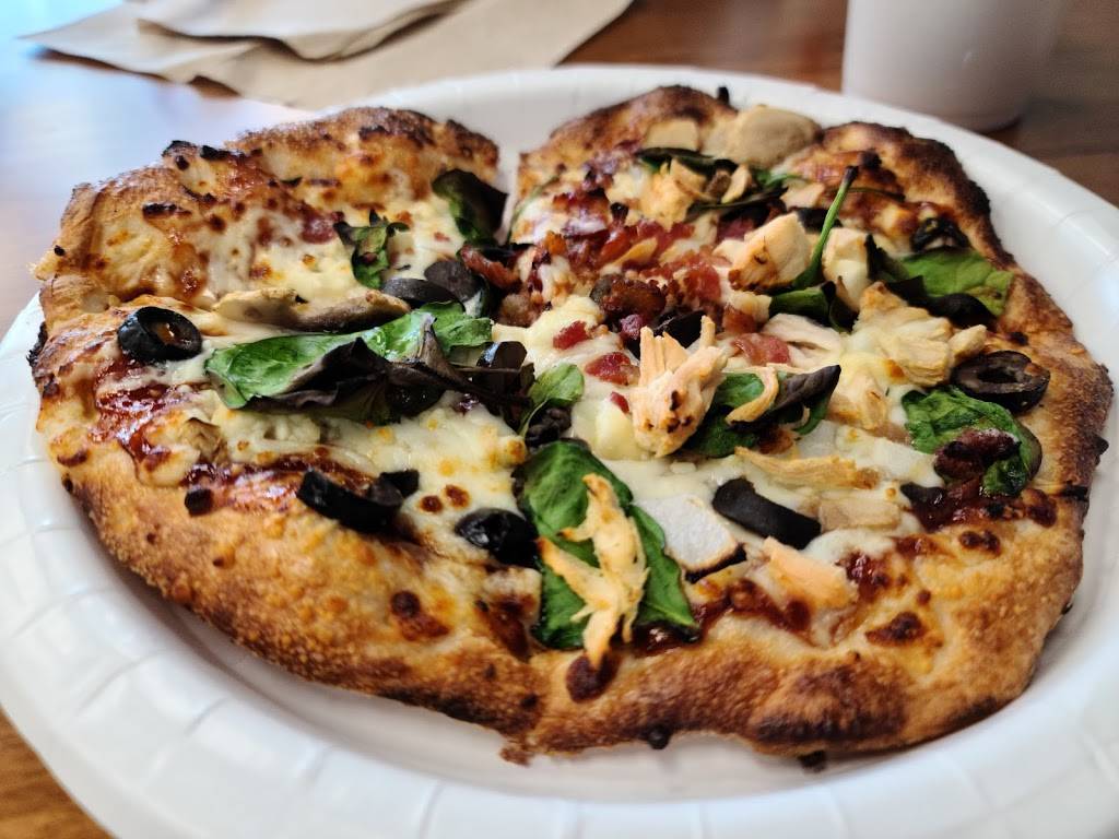 D.I. Pie Pizza | restaurant | 1448 Edgewood Dr #200, Mt Airy, NC 27030, USA | 3366730305 OR +1 336-673-0305