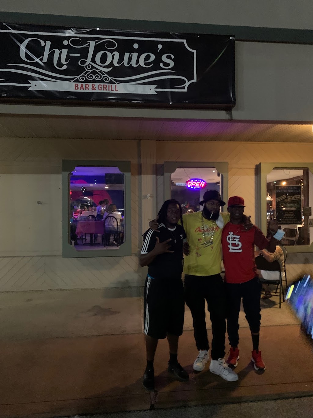 Chi-Louies Bar & Grill LLC | restaurant | 12344 Natural Bridge Rd, Bridgeton, MO 63044, USA | 3147551370 OR +1 314-755-1370
