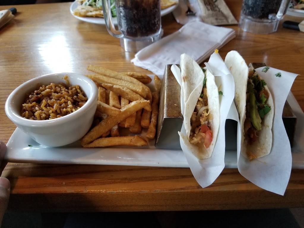Chilis Grill & Bar | restaurant | 2727 S, US 77 Bypass, Kingsville, TX 78363, USA | 3615923840 OR +1 361-592-3840