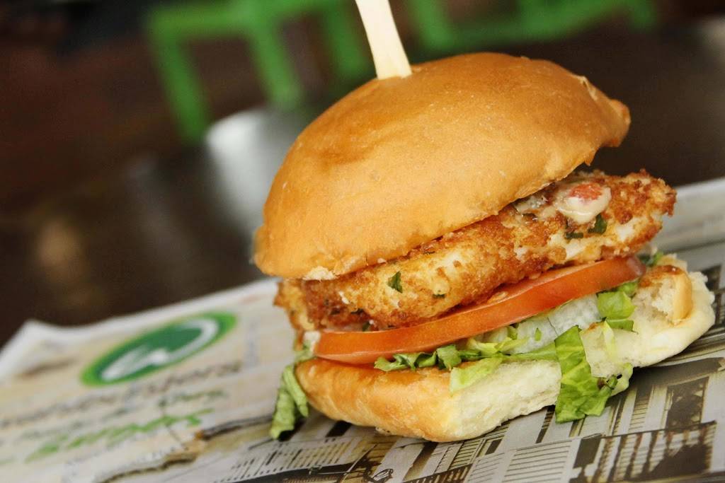 Wahlburgers | restaurant | 5065 Main St, Trumbull, CT 06611, USA | 2033715386 OR +1 203-371-5386