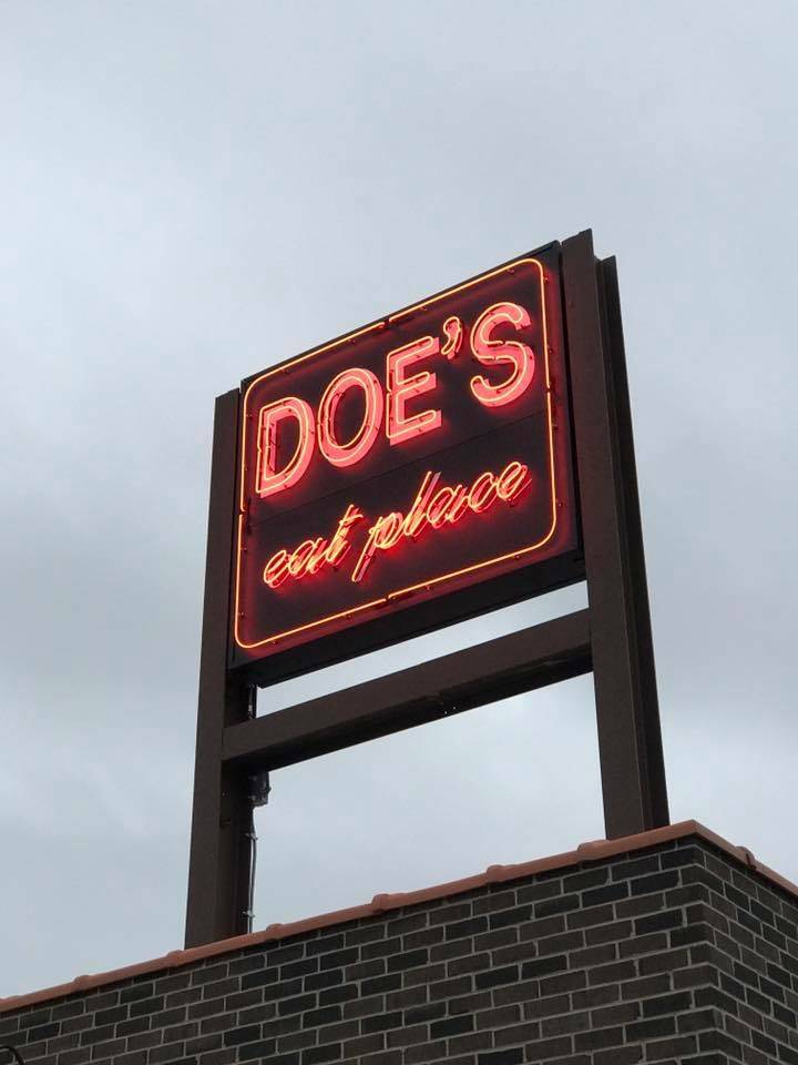 Doe's Eat Place of Jonesboro - Restaurant | 411 W Washington Ave