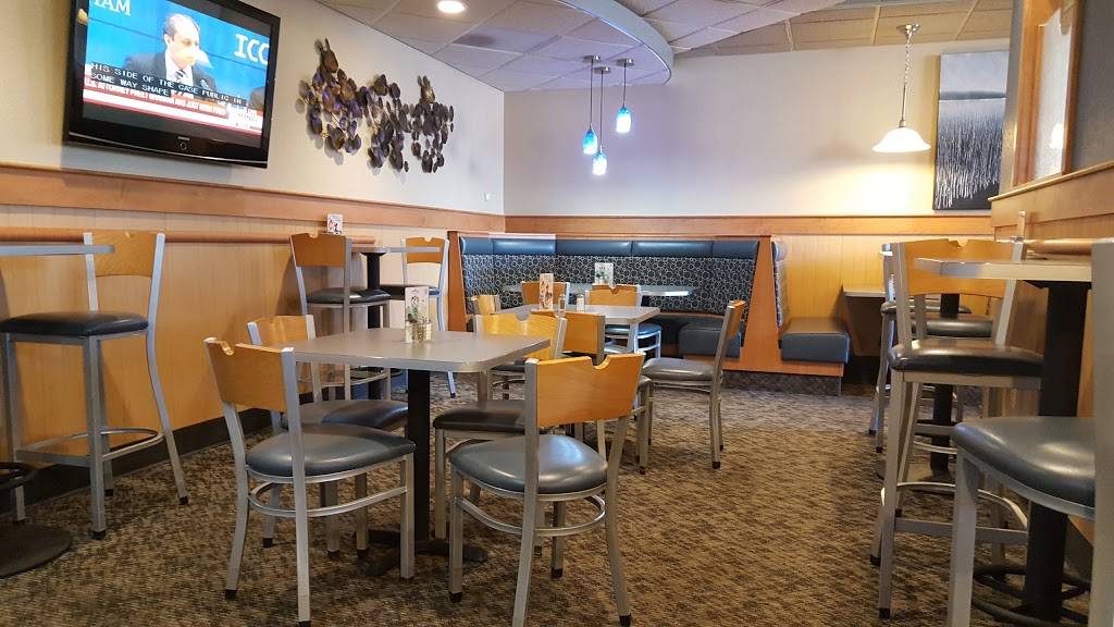 Culver's - Restaurant | 1045 W Fulton St, Waupaca, WI 54981, USA