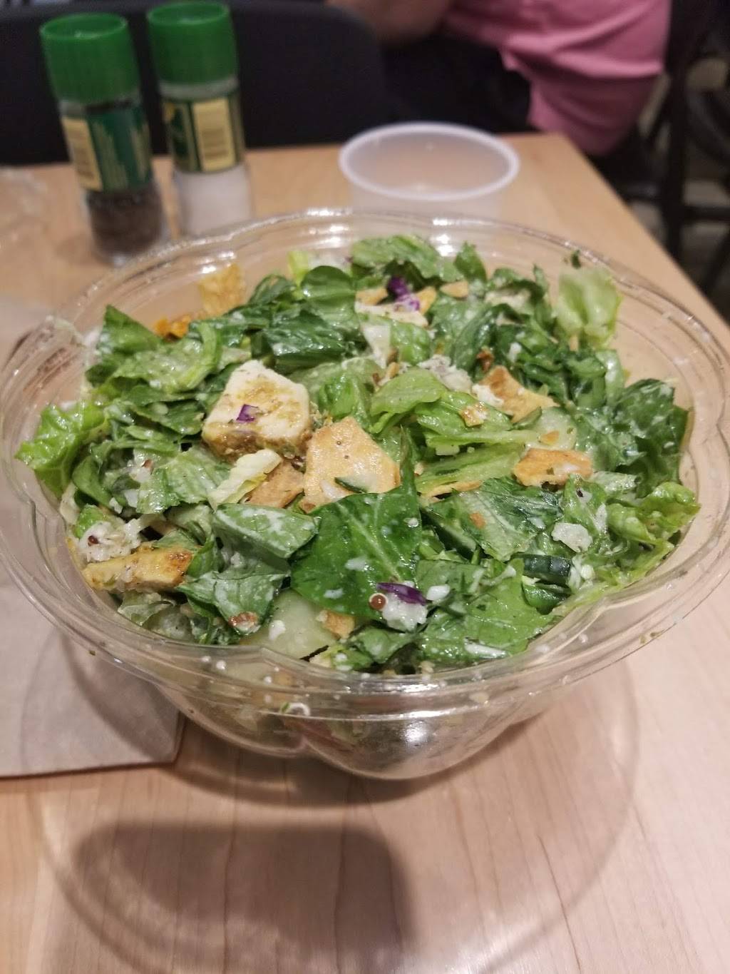 Chopt Creative Salad Co. | restaurant | 1 New York Plaza, 2 Water St #1, New York, NY 10004, USA | 6467419834 OR +1 646-741-9834