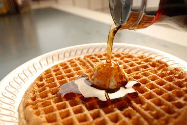 Waffle House | meal takeaway | 1833 Crestwood Blvd, Irondale, AL 35210, USA | 2059564121 OR +1 205-956-4121