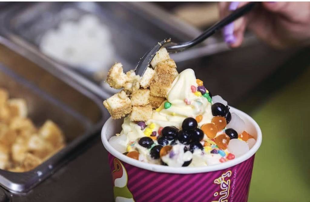 Menchies Frozen Yogurt | bakery | 510 Hidden Valley Pkwy Suite #102, Corona, CA 92879, USA | 9518984523 OR +1 951-898-4523