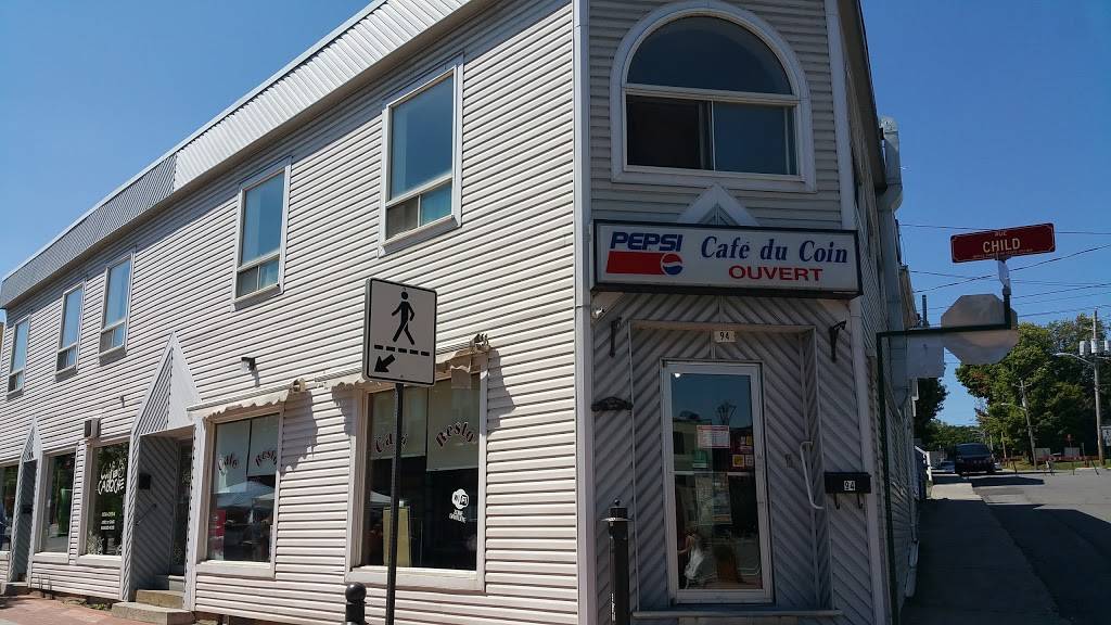 Café Du Coin | restaurant | 94 Rue Child, Coaticook, QC J1A 2B1, Canada | 8198494122 OR +1 819-849-4122