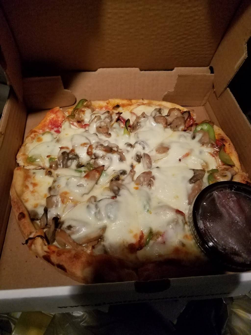 Giant Pizza Danielson | restaurant | 43 Westcott Rd, Danielson, CT 06239, USA | 8607740058 OR +1 860-774-0058