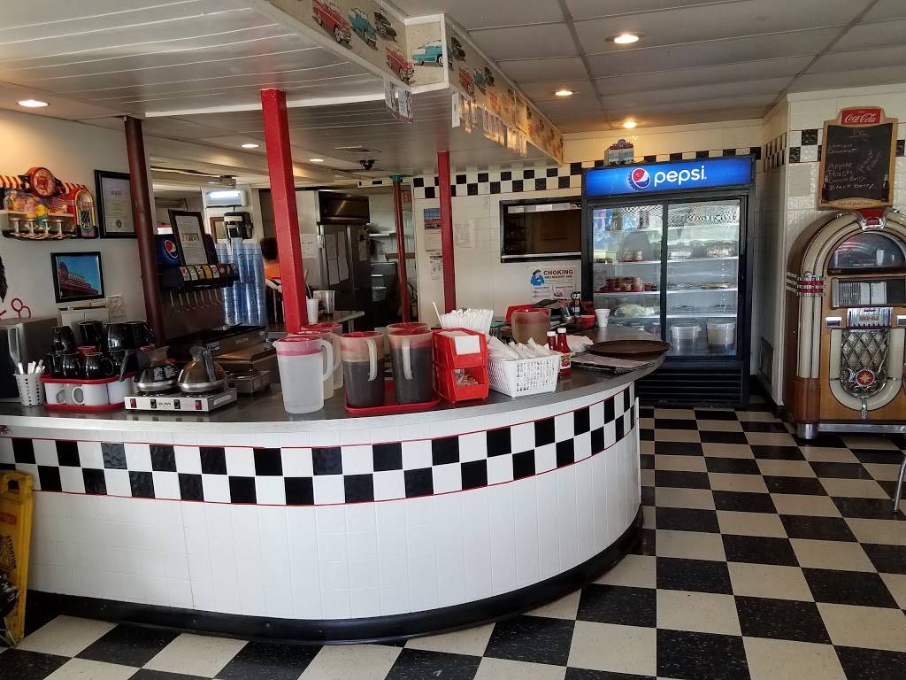 58 Diner | restaurant | 300 E 10th St, Holden, MO 64040, USA | 8167324019 OR +1 816-732-4019