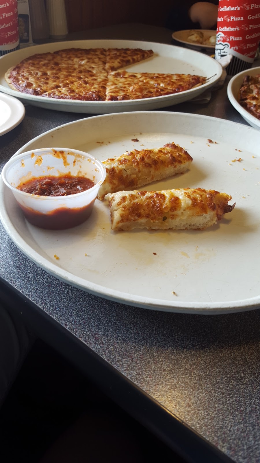 Godfathers Pizza | meal delivery | 3701 Gordon Dr, Sioux City, IA 51106, USA | 7122774240 OR +1 712-277-4240