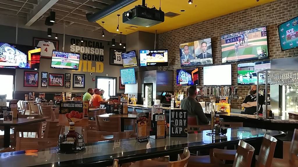 Buffalo Wild Wings - Meal takeaway | 150 Gravois Bluffs Cir Dr, Fenton ...