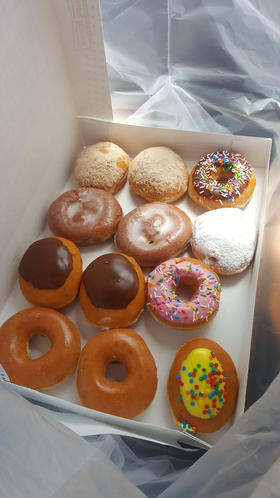 Krispy Kreme | cafe | 114 N Dupont Hwy, New Castle, DE 19720, USA | 3023270596 OR +1 302-327-0596