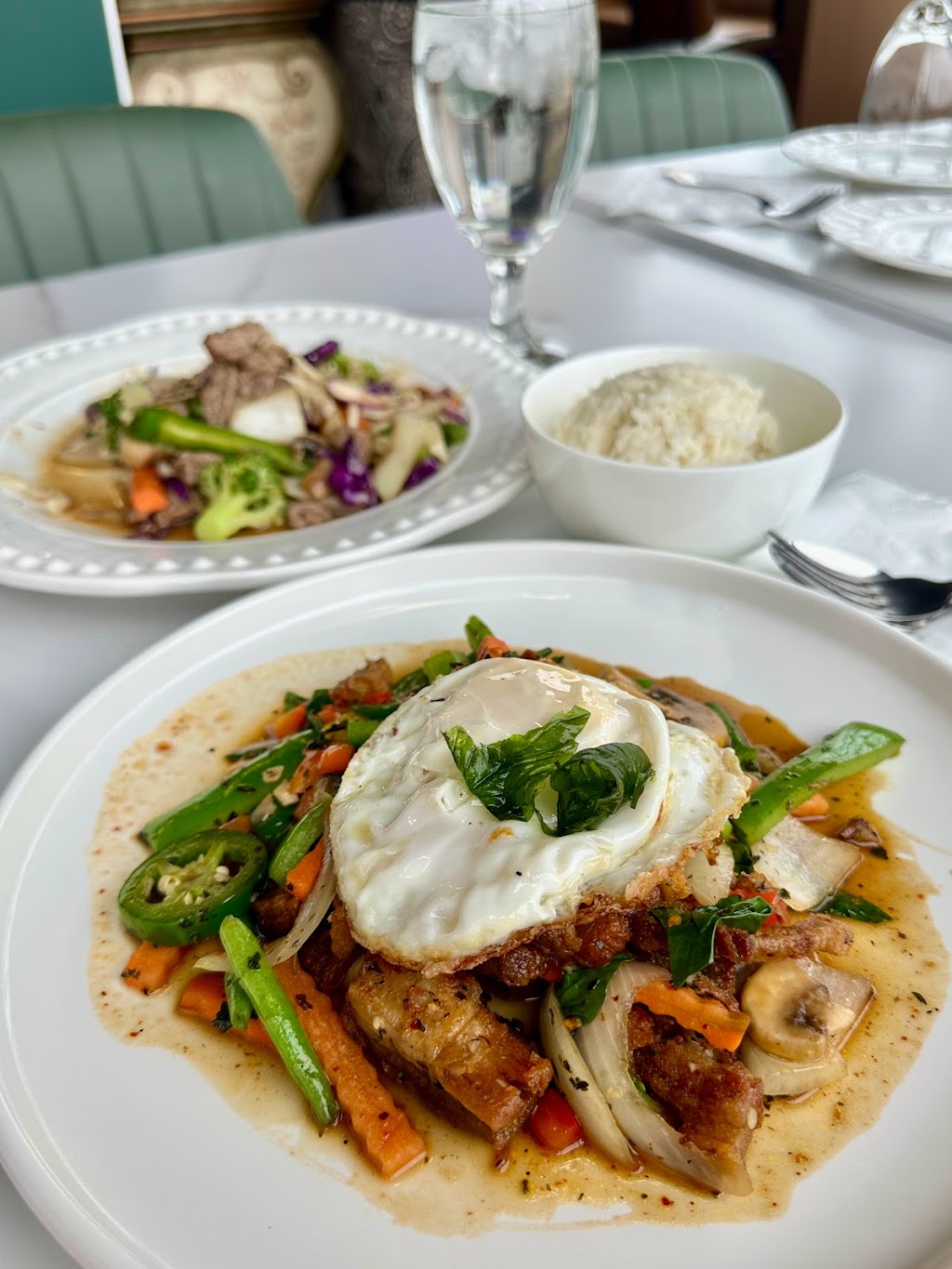 Thai Corner Cuisine | restaurant | 615 S Randall Rd, St. Charles, IL 60174, USA | 3312863130 OR +1 331-286-3130