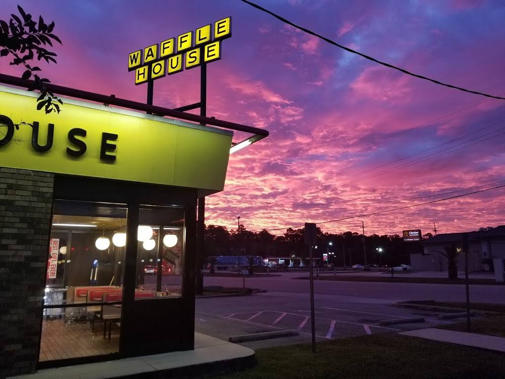 Waffle House | meal takeaway | 110 Holiday Blvd, Covington, LA 70433, USA | 9858935470 OR +1 985-893-5470