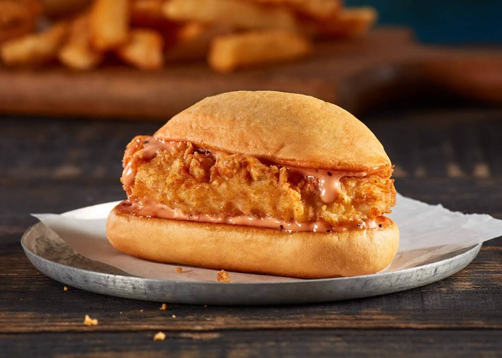 Zaxbys Chicken Fingers & Buffalo Wings | restaurant | 3722 S Railroad St, Phenix City, AL 36867, USA | 3344482650 OR +1 334-448-2650